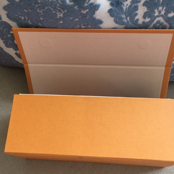Louis Vuitton Orange Box w Ribbon and Gift Card - Picture 4 of 5